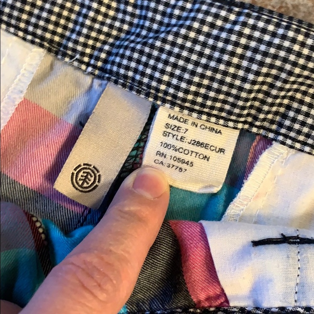 Element Shorts - Picture 6 of 6